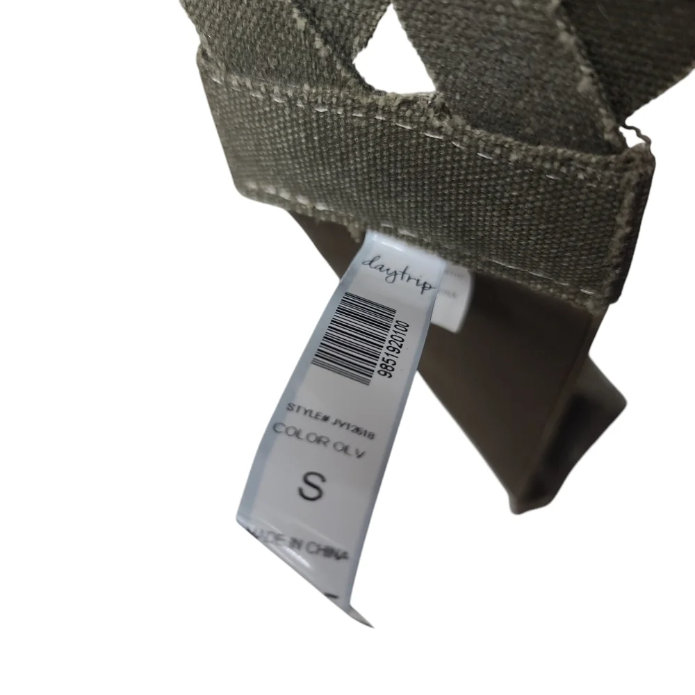 NWT Daytrip Olive Green Canvas Fabric Stretchy Belt S